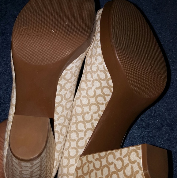 Coach Heels - Picture 3 of 4